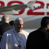 Le pape à son arrivée l'aéroport de Larnaca
